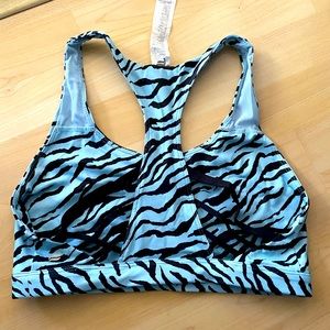 NWOT⭐️Fabletics Kessler medium impact sports bra